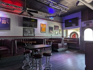 rude dogs bar and grill covina bar 05